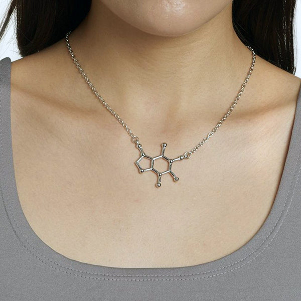 Collier en forme de molécule de caféine café