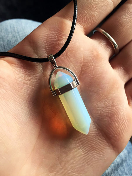 Collier OBÉLISQUE - Bijou six faces en pierre semi-précieuse