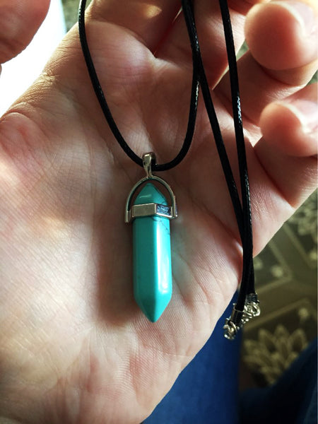 Collier OBÉLISQUE - Bijou six faces en pierre semi-précieuse