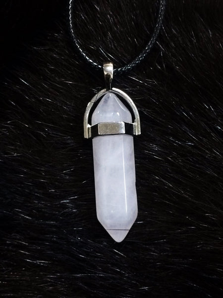 Collier OBÉLISQUE - Bijou six faces en pierre semi-précieuse