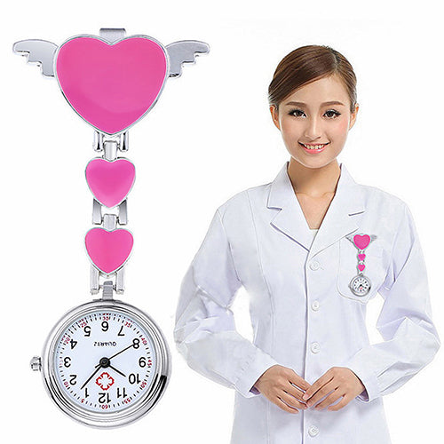 Montre broche pour infirmière modèle "cœur"